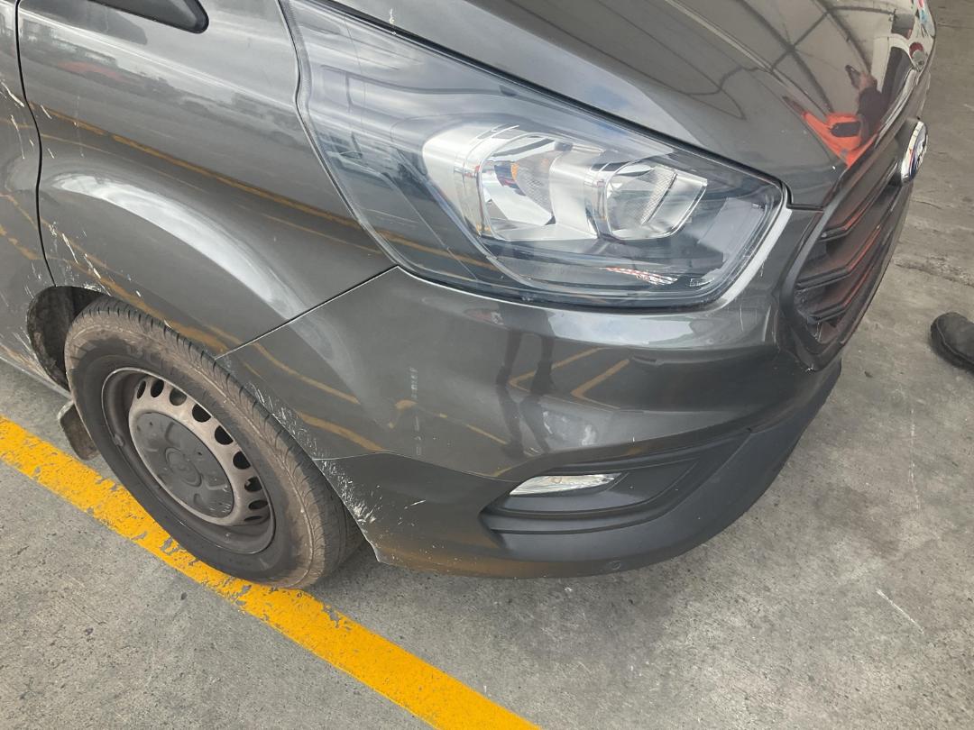 Photo '8' of Ford Transit Custom SWB LOW Roof Photo '8' of Ford Transit Custom SWB LOW Roof