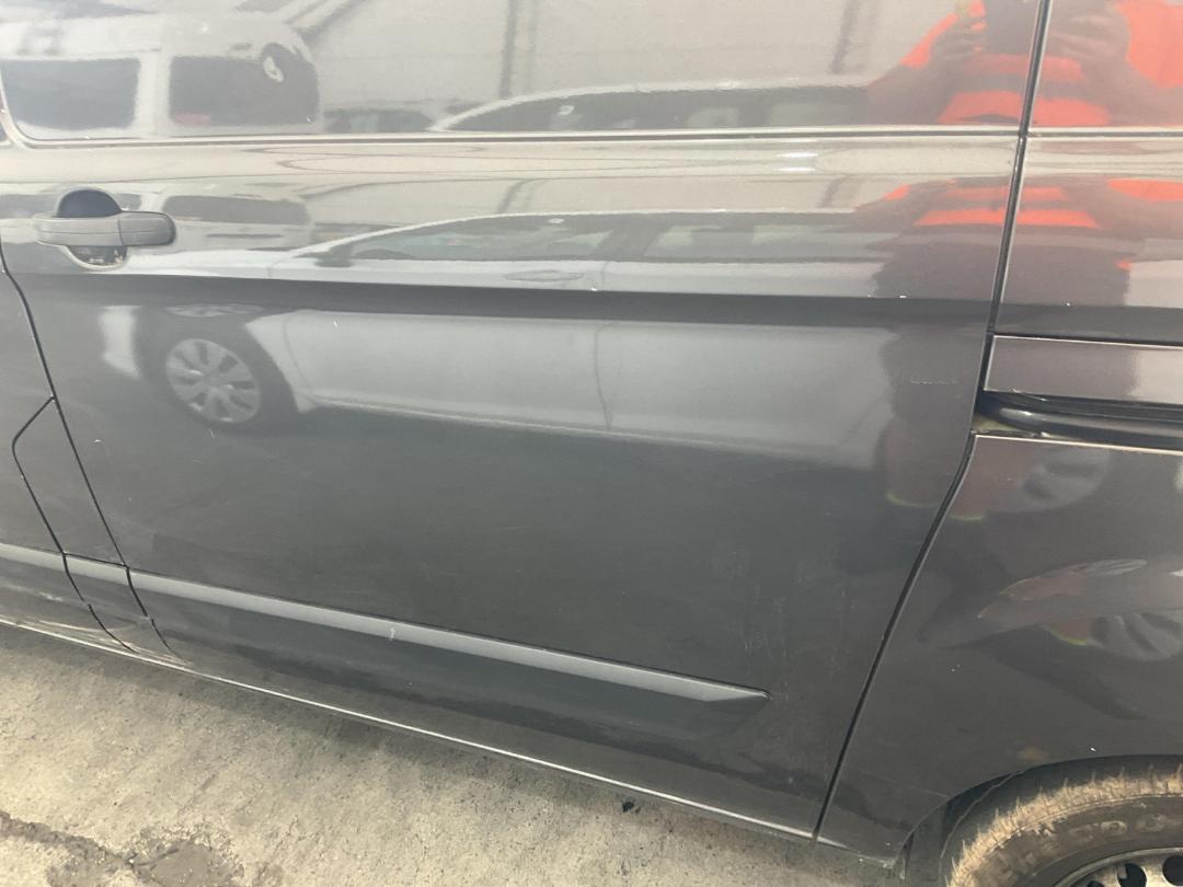 Photo '13' of Ford Transit Custom SWB LOW Roof Photo '13' of Ford Transit Custom SWB LOW Roof