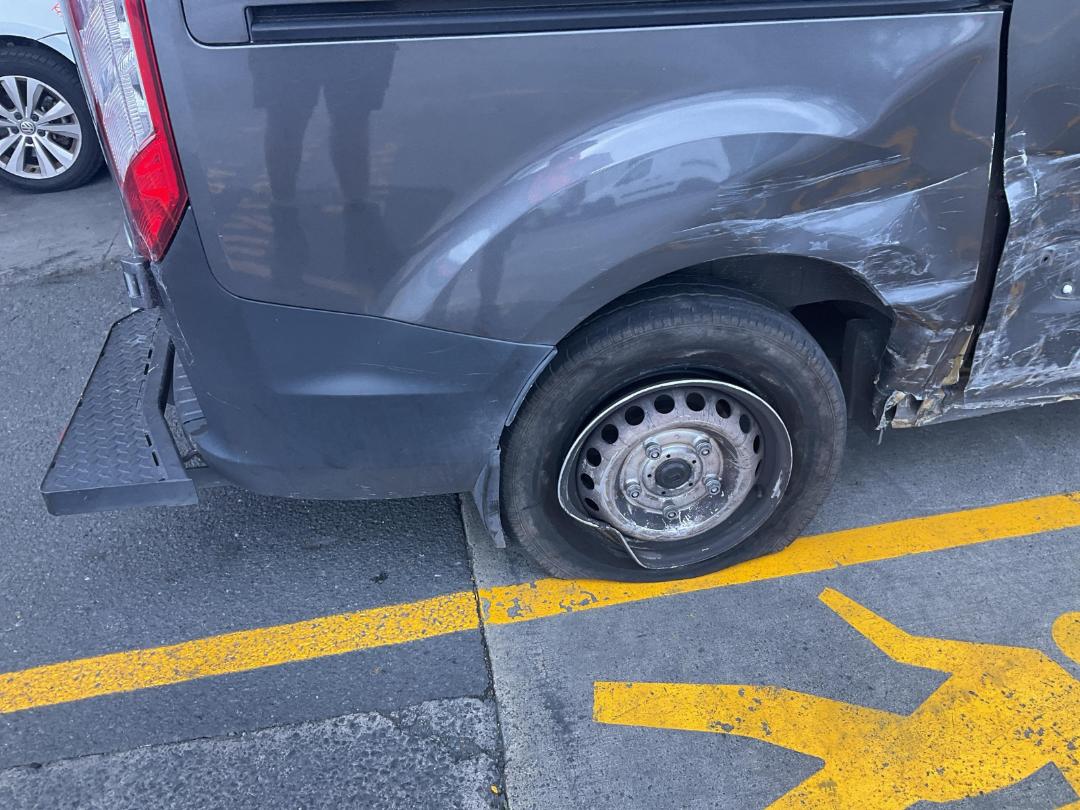 Photo '15' of Ford Transit Custom SWB LOW Roof Photo '15' of Ford Transit Custom SWB LOW Roof