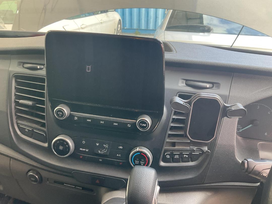 Photo '24' of Ford Transit Custom SWB LOW Roof Photo '24' of Ford Transit Custom SWB LOW Roof