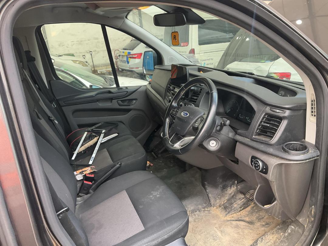 Photo '25' of Ford Transit Custom SWB LOW Roof Photo '25' of Ford Transit Custom SWB LOW Roof