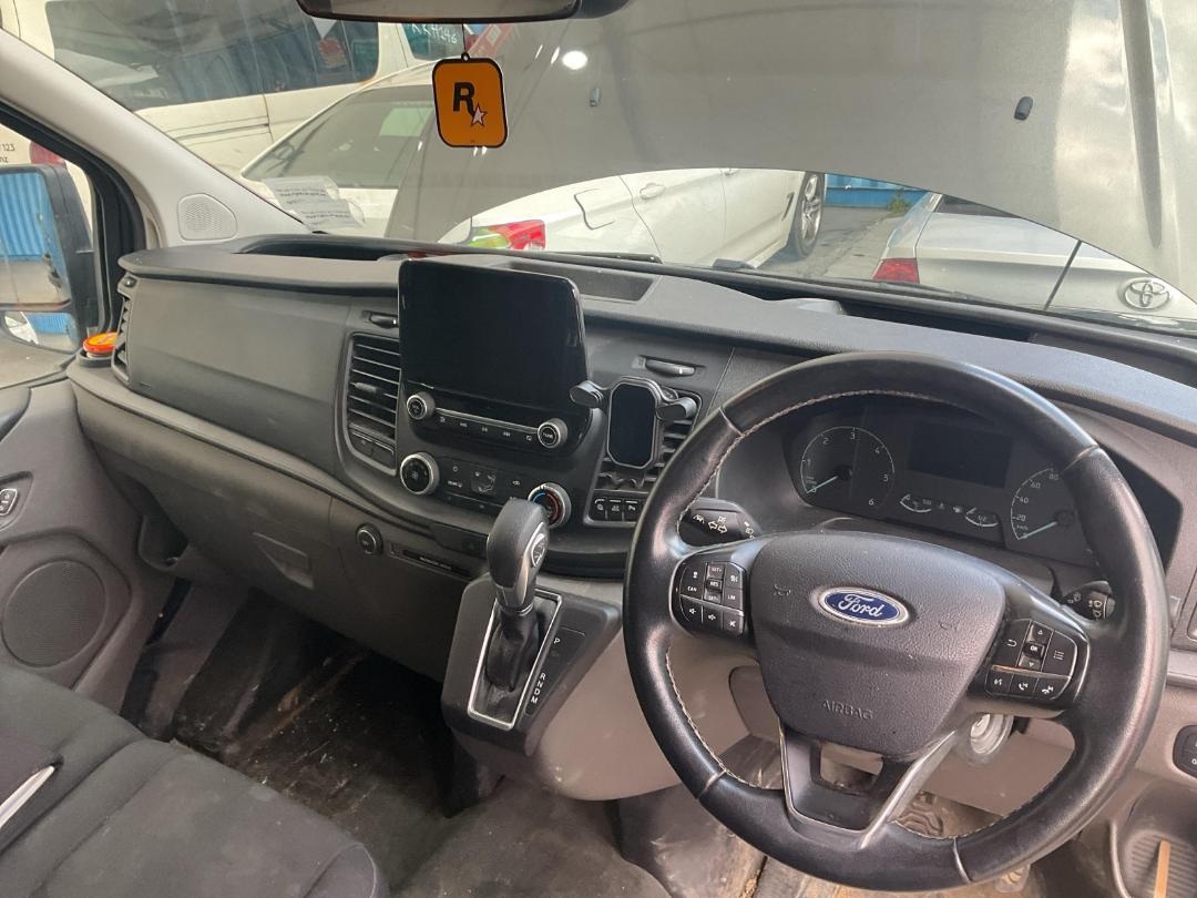 Photo '26' of Ford Transit Custom SWB LOW Roof Photo '26' of Ford Transit Custom SWB LOW Roof