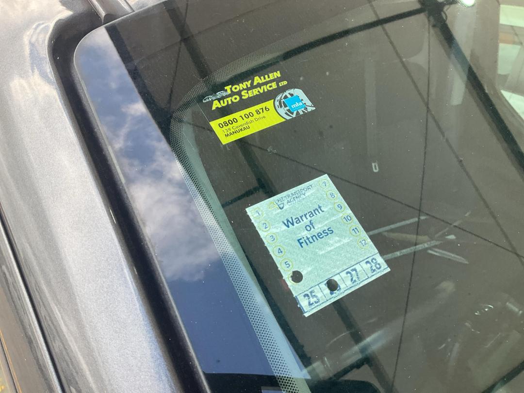 Photo '27' of Ford Transit Custom SWB LOW Roof Photo '27' of Ford Transit Custom SWB LOW Roof