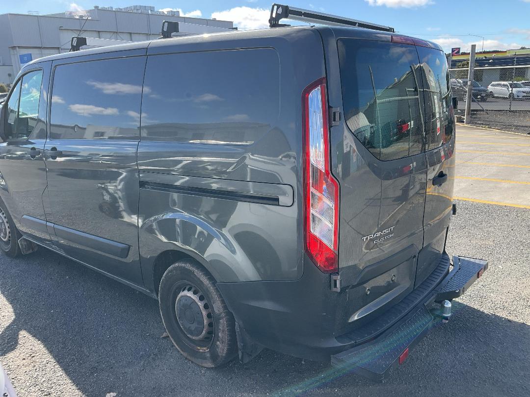 Photo '5' of Ford Transit Custom SWB LOW Roof Photo '5' of Ford Transit Custom SWB LOW Roof