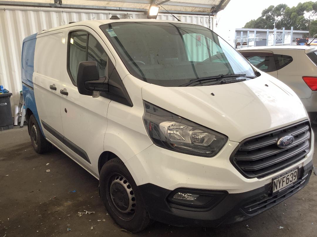 Photo '4' of Ford Transit Custom SWB LOW Roof