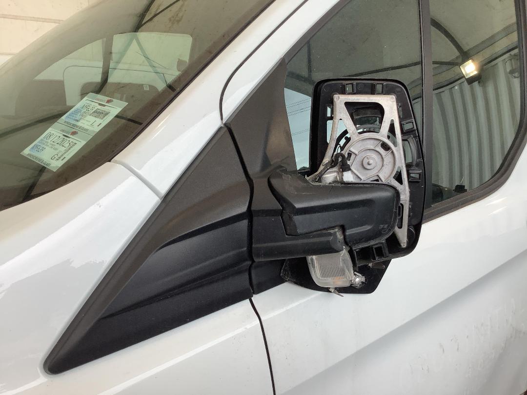 Photo '3' of Ford Transit Custom SWB LOW Roof