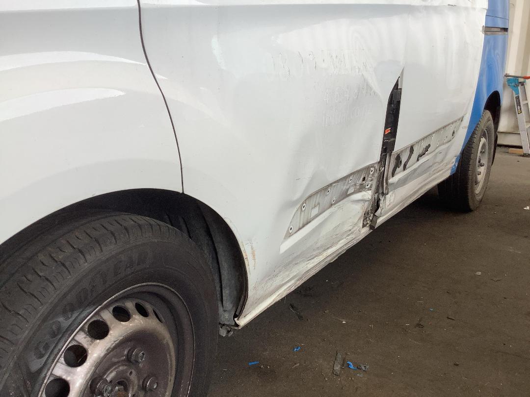 Photo '2' of Ford Transit Custom SWB LOW Roof