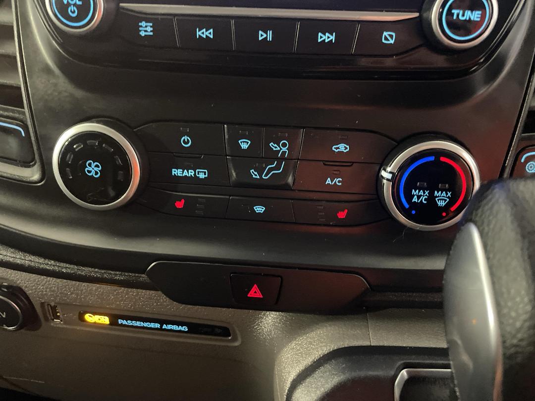 Photo '29' of Ford Transit