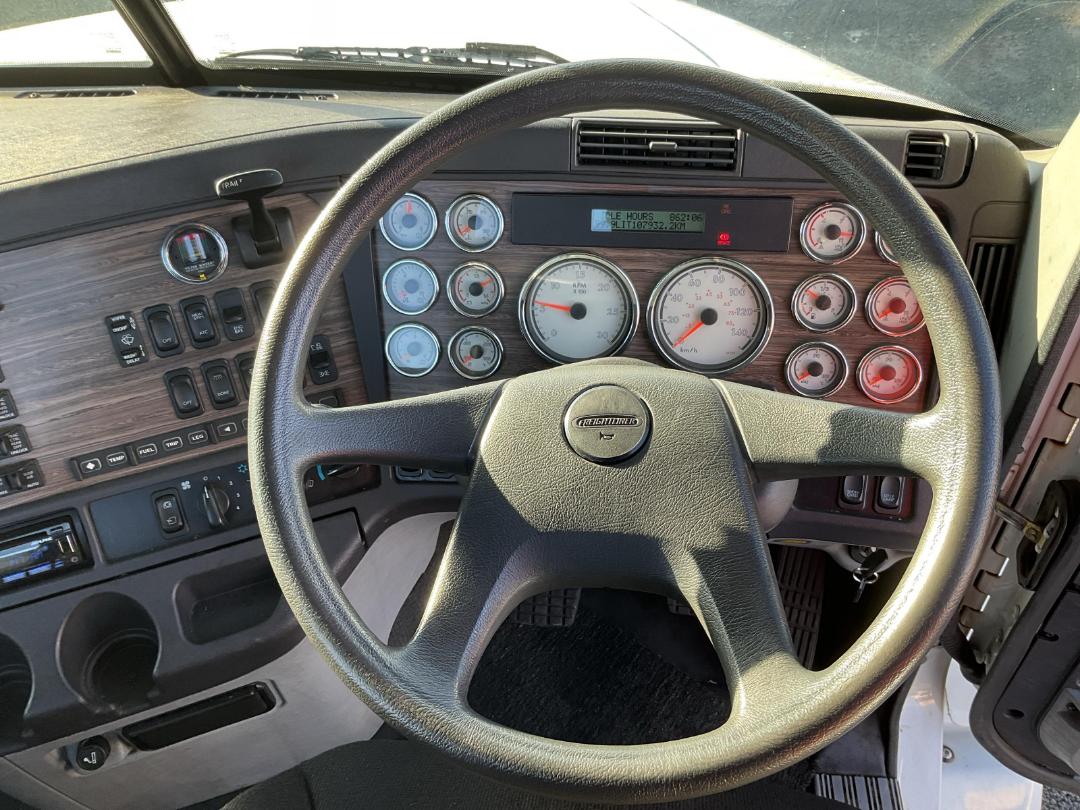 Photo '13' of Freightliner FRL CENTURY 112 TRACTOR Tractor Unit