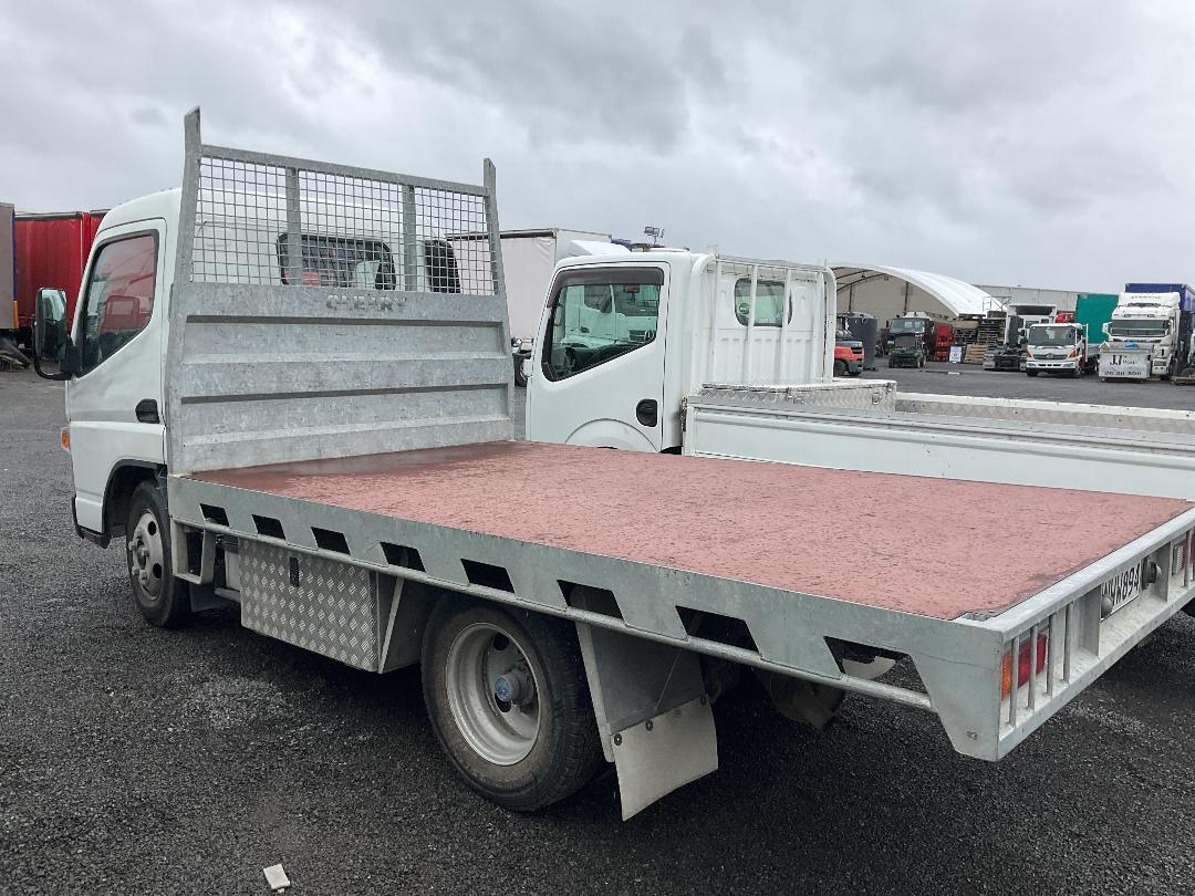 Photo '5' of Fuso Canter 616 - City FEA61BR4Sfac Flat Deck