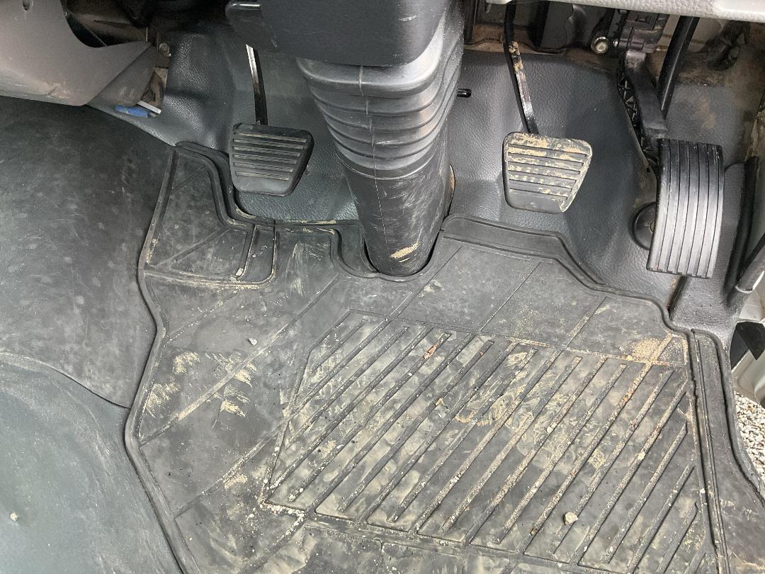 Photo '11' of Fuso Canter 616 - City FEA61BR4Sfac Flat Deck