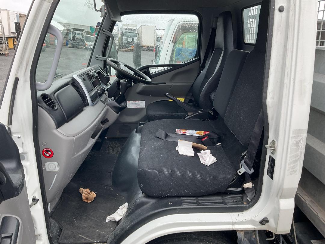 Photo '18' of Fuso Canter 616 - City FEA61BR4Sfac Flat Deck