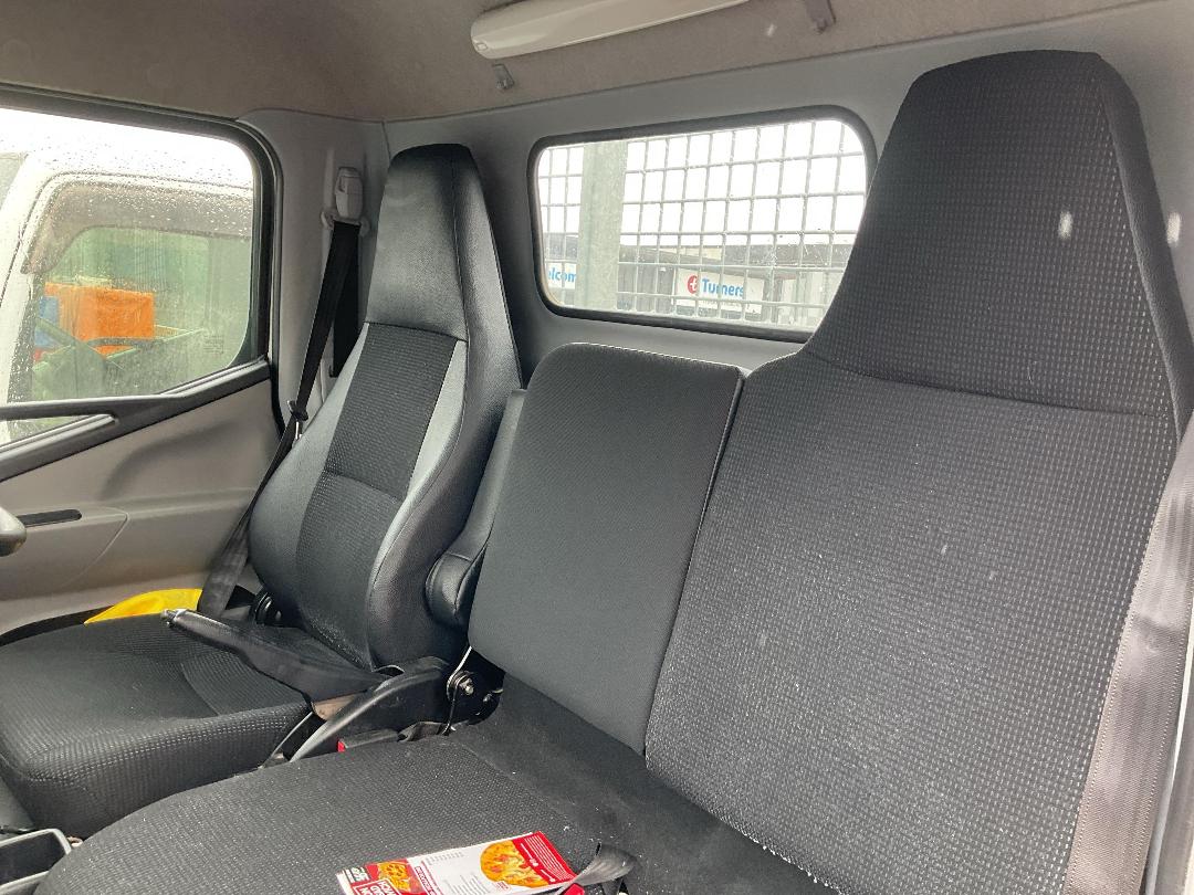 Photo '19' of Fuso Canter 616 - City FEA61BR4Sfac Flat Deck