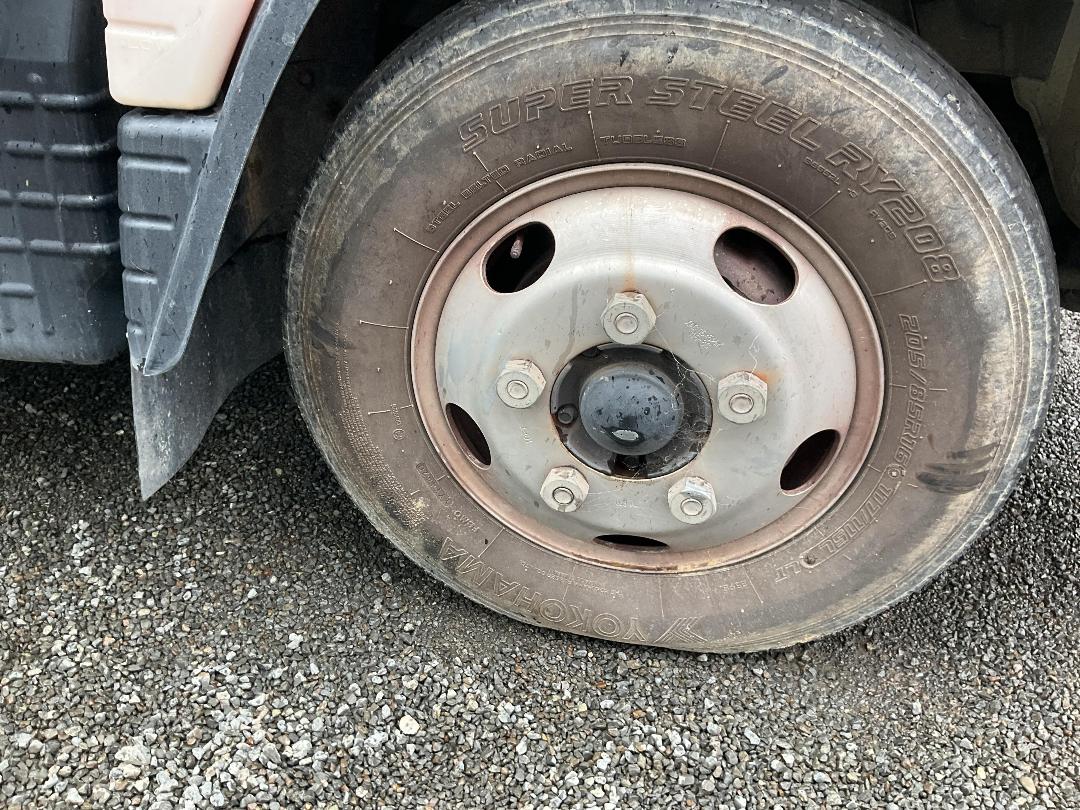 Photo '31' of Fuso Canter 616 - City FEA61BR4Sfac Flat Deck