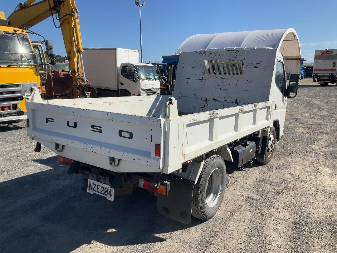 Photo '5' of Fuso Canter 616-City TIP FEA61BR4Sfac(T) Tipper Photo '5' of Fuso Canter 616-City TIP FEA61BR4Sfac(T) Tipper