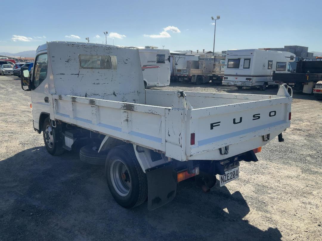 Photo '9' of Fuso Canter 616-City TIP FEA61BR4Sfac(T) Tipper Photo '9' of Fuso Canter 616-City TIP FEA61BR4Sfac(T) Tipper