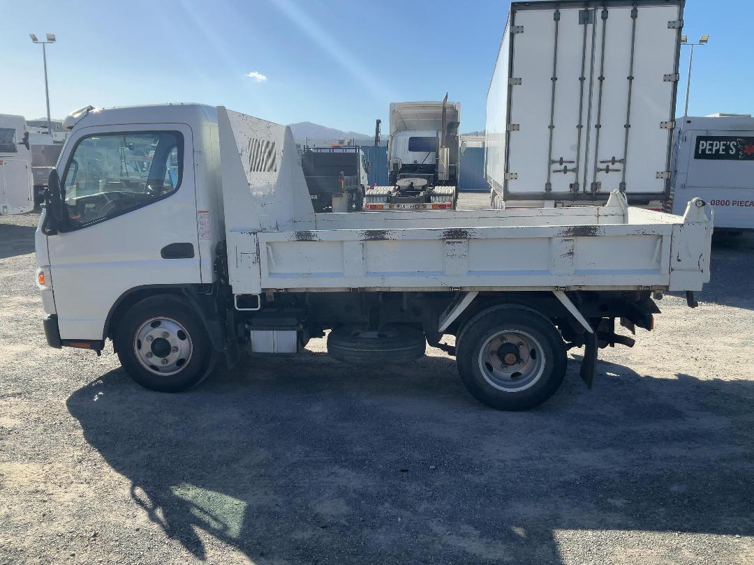 Photo '10' of Fuso Canter 616-City TIP FEA61BR4Sfac(T) Tipper Photo '10' of Fuso Canter 616-City TIP FEA61BR4Sfac(T) Tipper