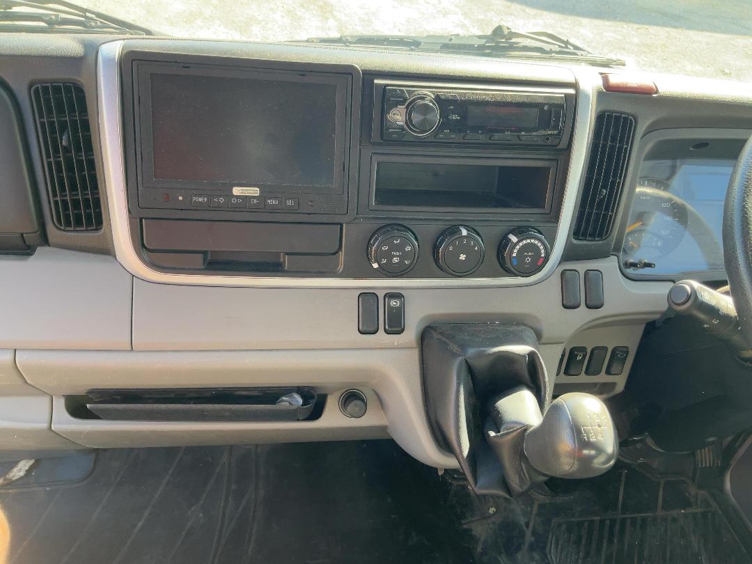 Photo '25' of Fuso Canter 616-City TIP FEA61BR4Sfac(T) Tipper Photo '25' of Fuso Canter 616-City TIP FEA61BR4Sfac(T) Tipper