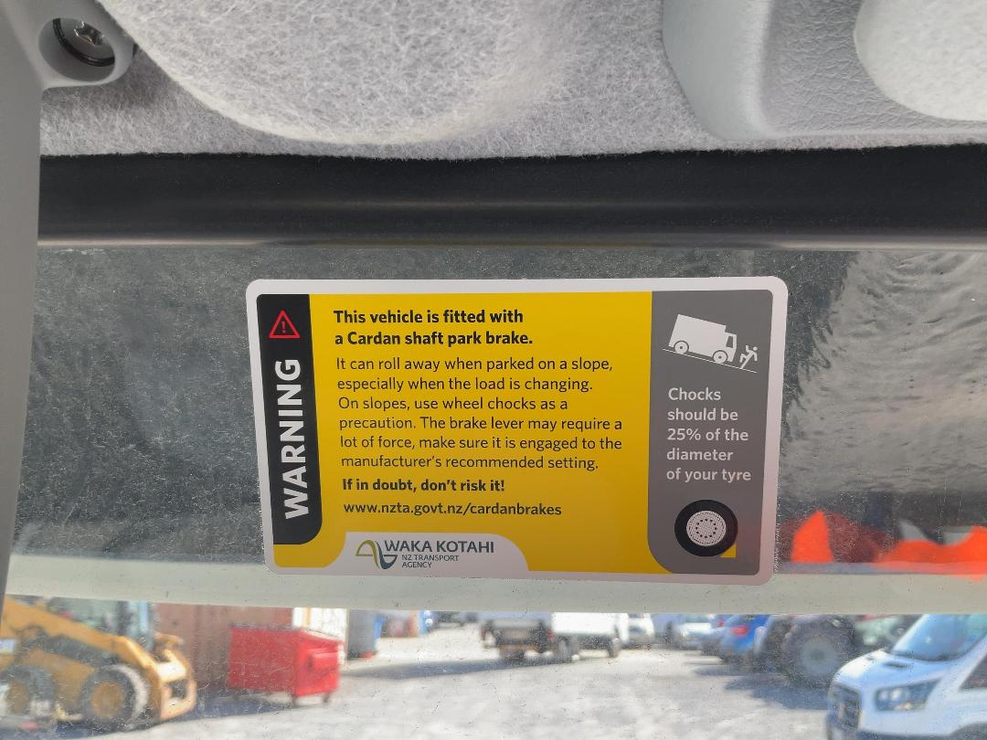 Photo '30' of Fuso Canter 616-City TIP FEA61BR4Sfac(T) Tipper Photo '30' of Fuso Canter 616-City TIP FEA61BR4Sfac(T) Tipper