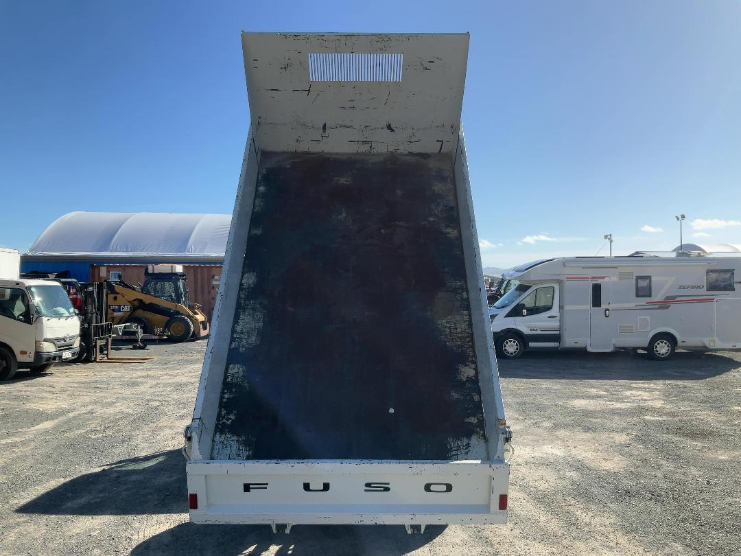 Photo '7' of Fuso Canter 616-City TIP FEA61BR4Sfac(T) Tipper Photo '7' of Fuso Canter 616-City TIP FEA61BR4Sfac(T) Tipper