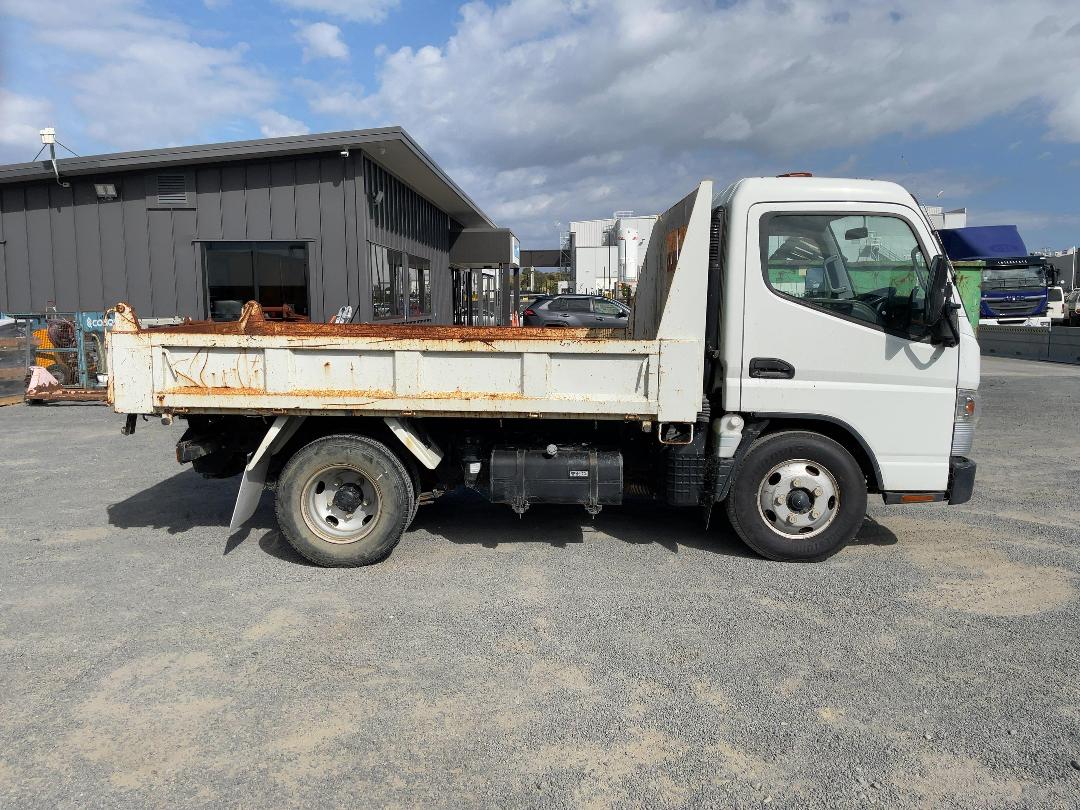 Photo '3' of Fuso Canter 616-City TIP FEA61BR4Sfac(T) Tipper