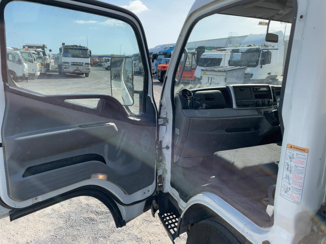 Photo '23' of Fuso Canter 616-City TIP FEA61BR4Sfac(T) Tipper