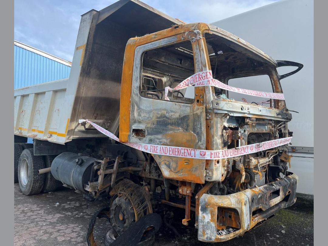 Photo '7' of Fuso Enduro FJ2528 FJX3WK2RFBA(T) Tipper Photo '7' of Fuso Enduro FJ2528 FJX3WK2RFBA(T) Tipper