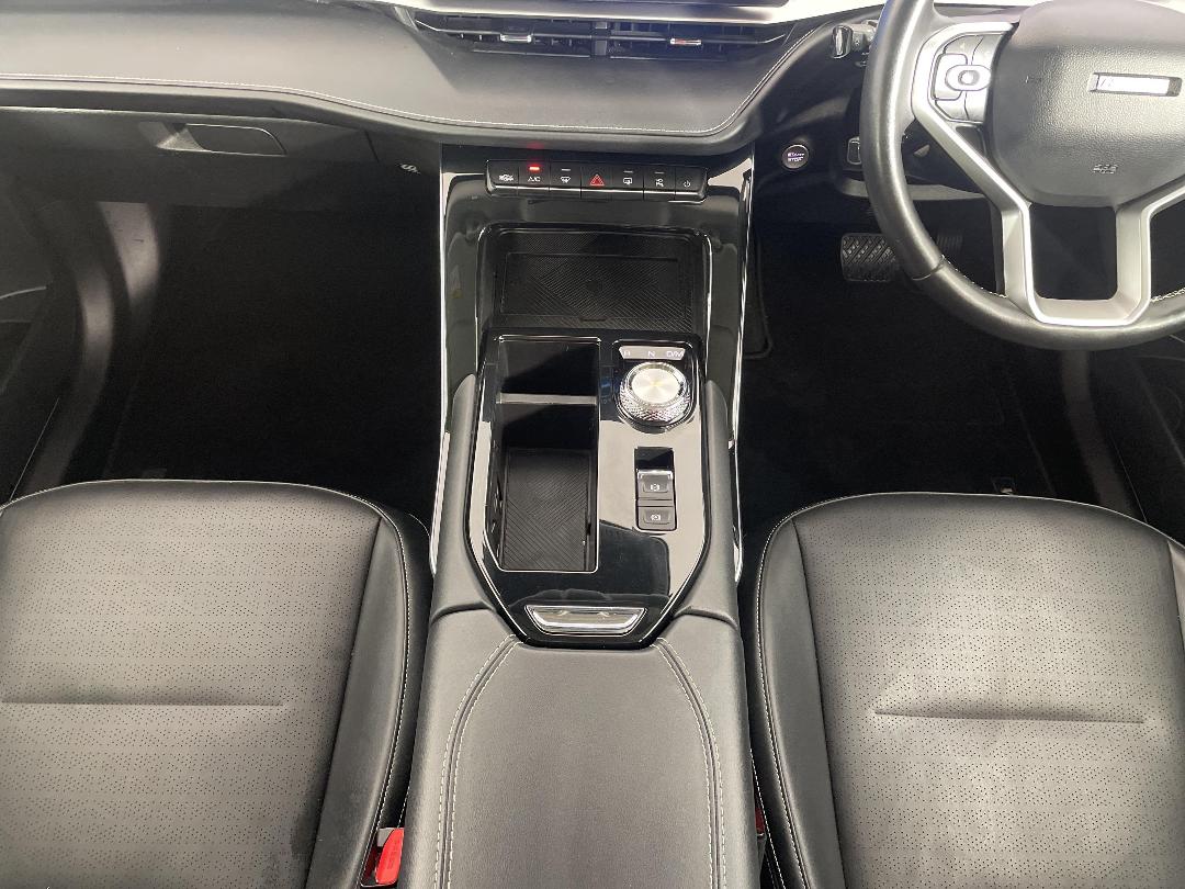 Photo '18' of Haval H6