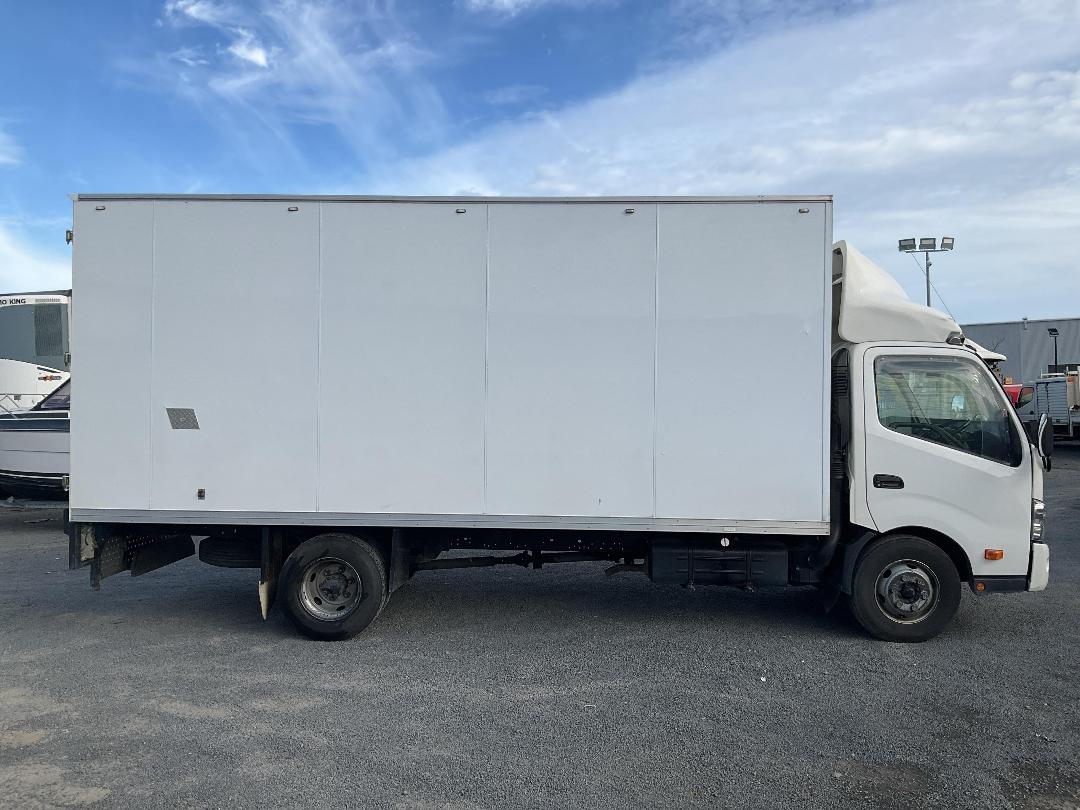 Photo '3' of Hino 300 XZU730R Box Body