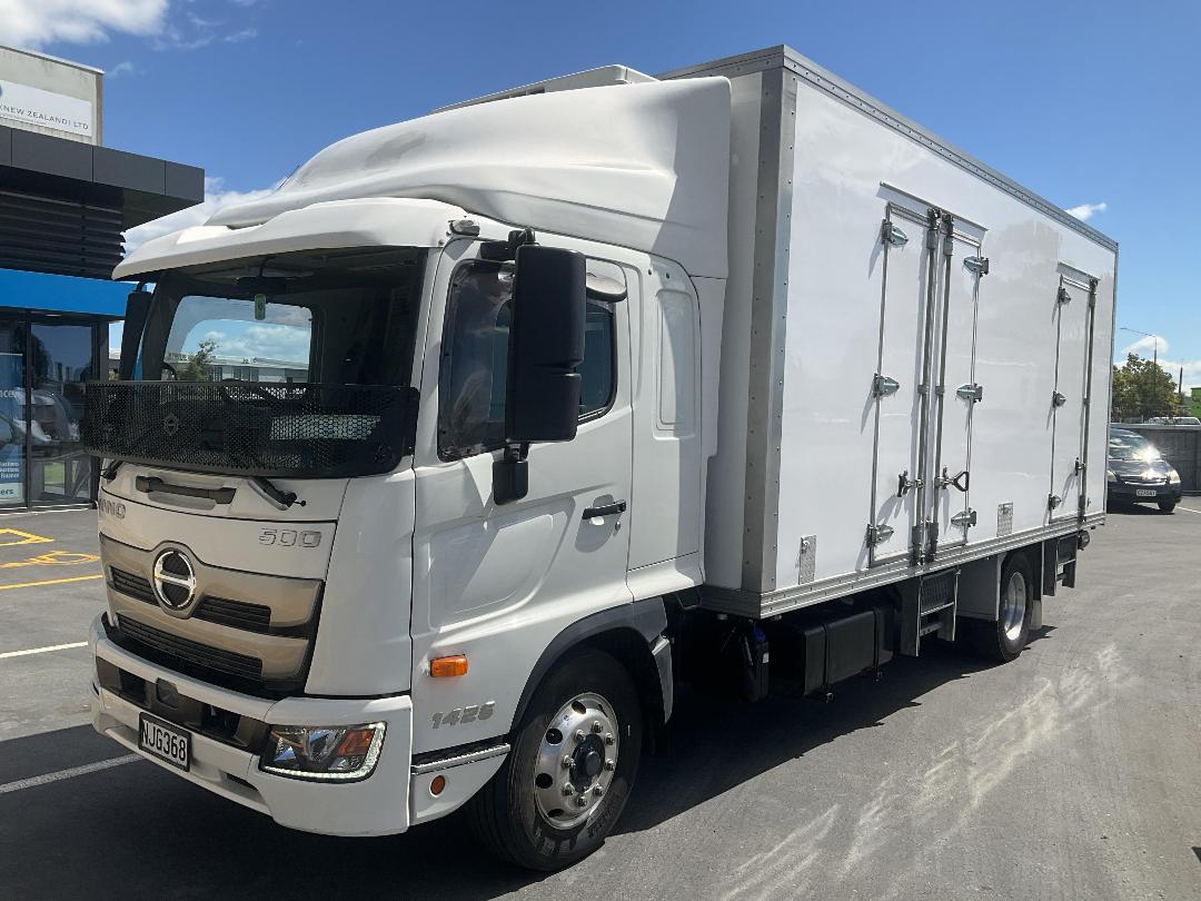 Photo '3' of Hino 500 FE2AL1A Chiller