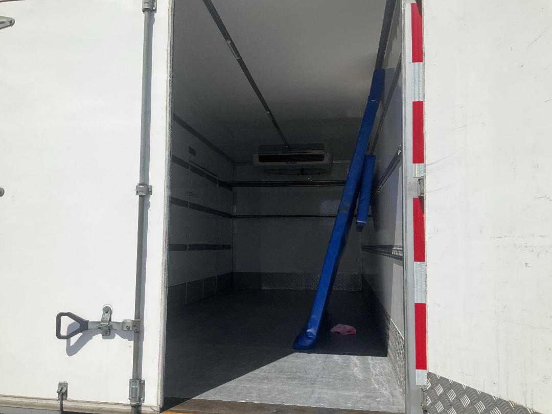 Photo '5' of Hino 500 FE2AL1A Chiller