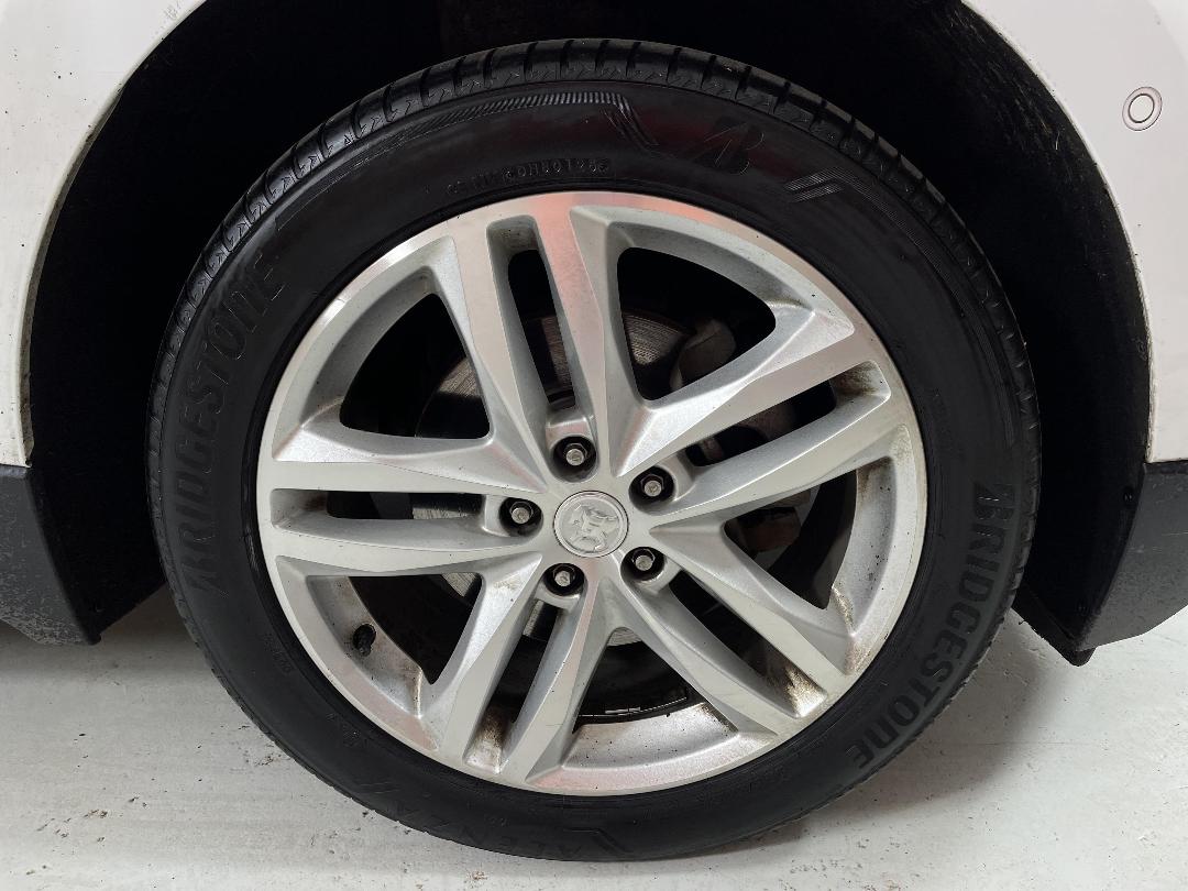 Photo '9' of Holden Equinox