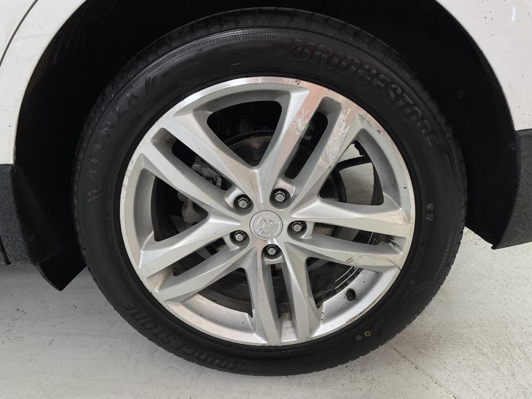 Photo '11' of Holden Equinox