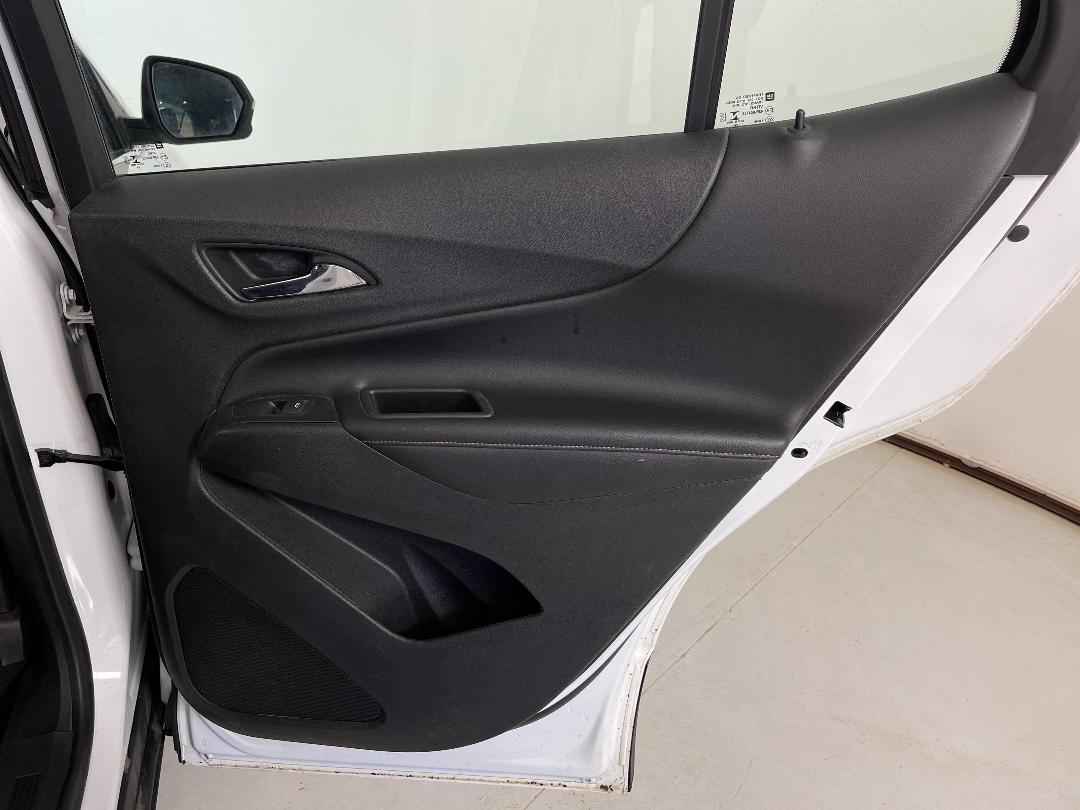 Photo '19' of Holden Equinox