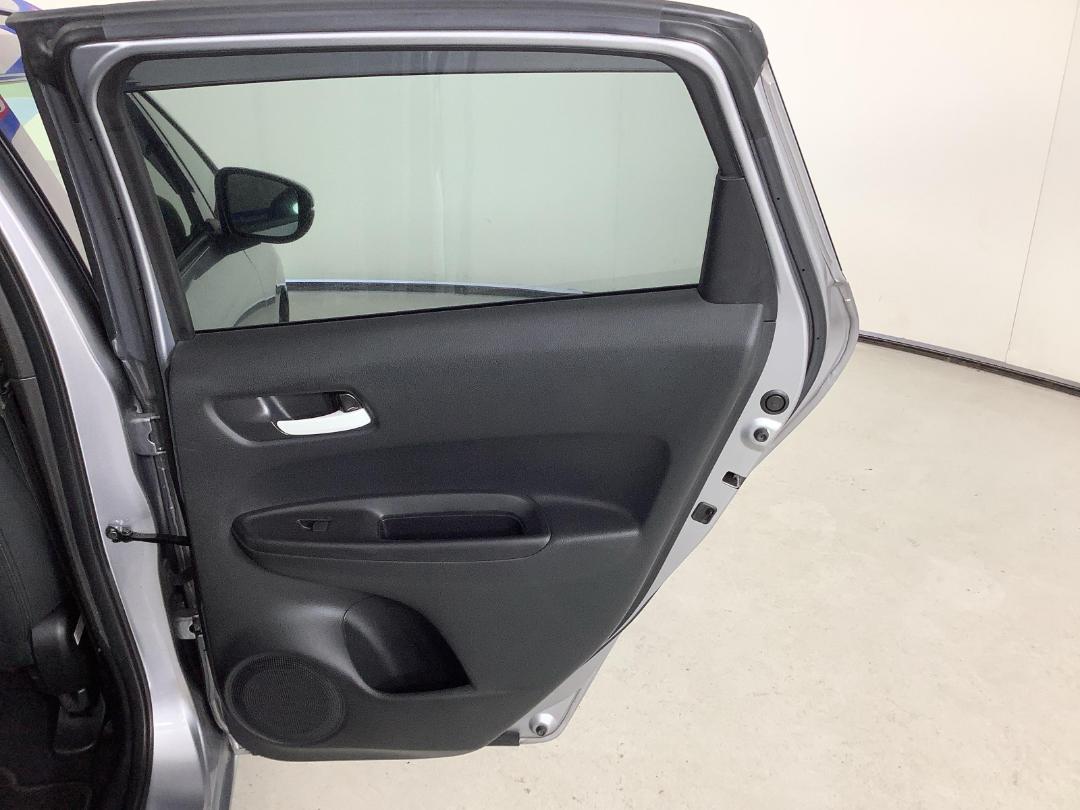 Photo '19' of Honda FIT