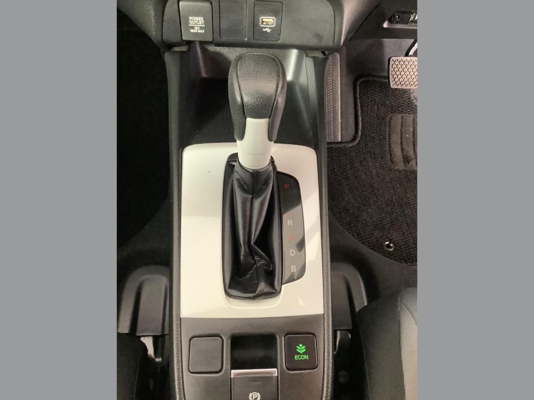 Photo '18' of Honda FIT