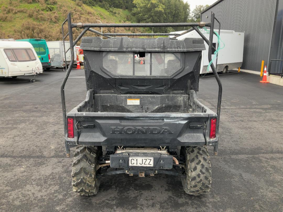 Photo '4' of Honda SXS1000