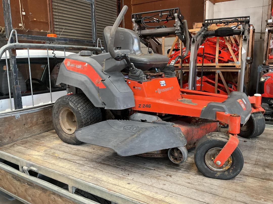Photo '3' of Husqvarna Z 246 Lawnmower