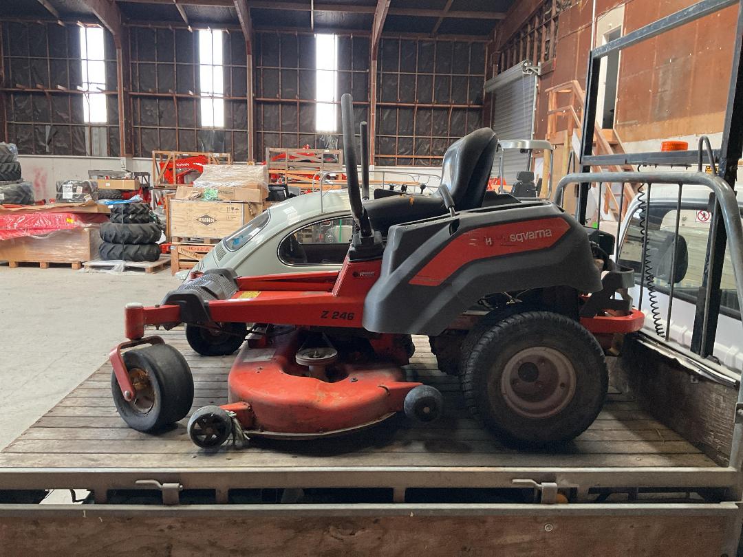 Photo '5' of Husqvarna Z 246 Lawnmower