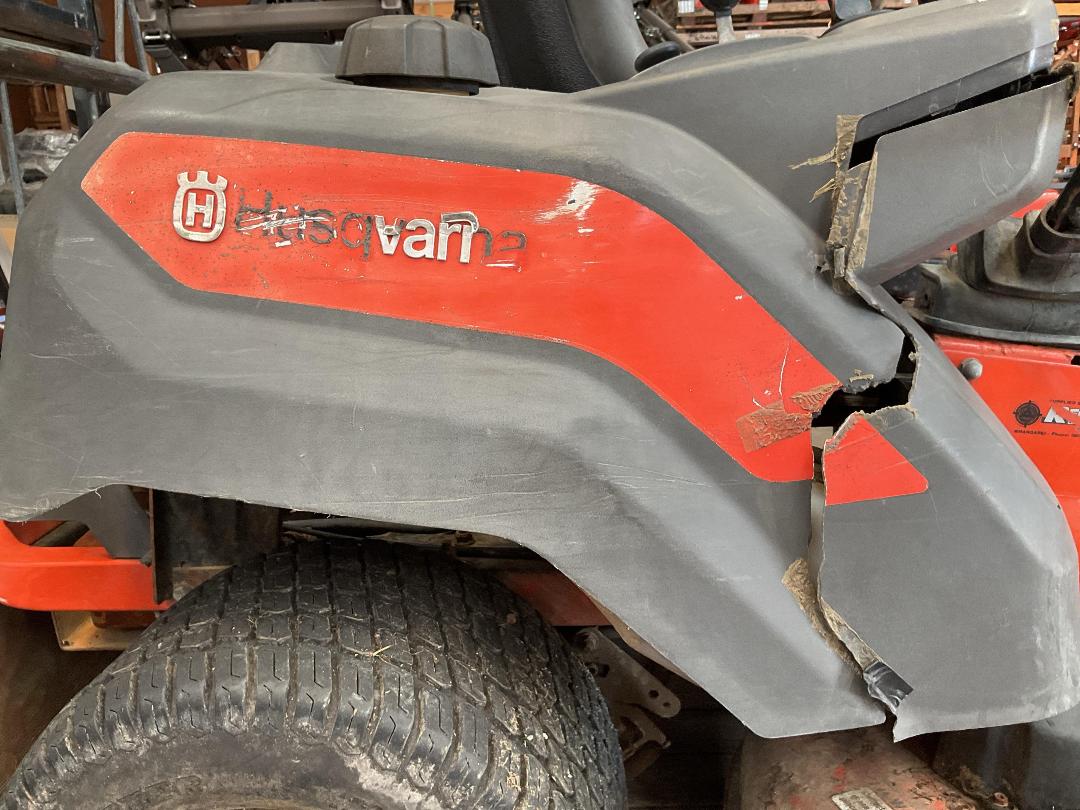 Photo '7' of Husqvarna Z 246 Lawnmower