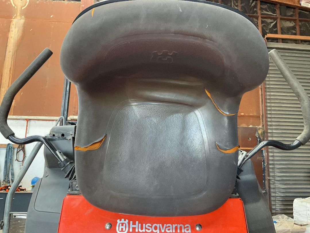 Photo '16' of Husqvarna Z 246 Lawnmower