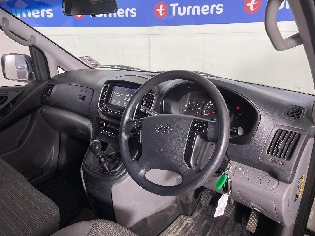 Photo '17' of Hyundai Iload Photo '17' of Hyundai Iload