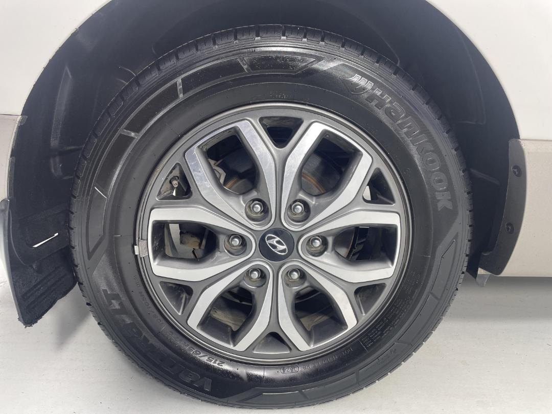 Photo '12' of Hyundai Imax