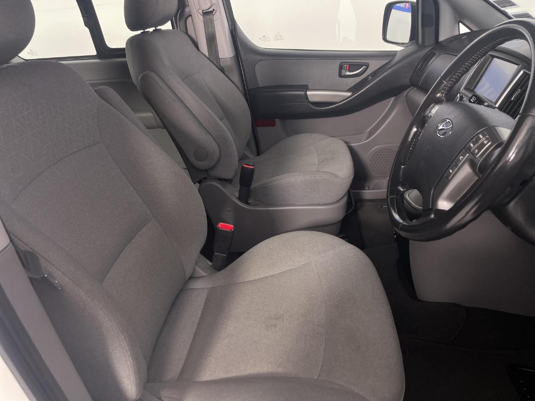 Photo '16' of Hyundai Imax