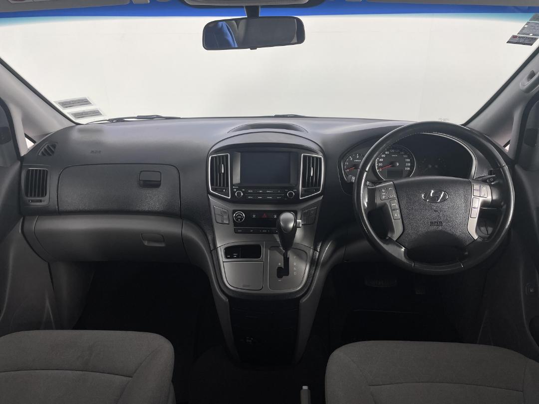 Photo '17' of Hyundai Imax