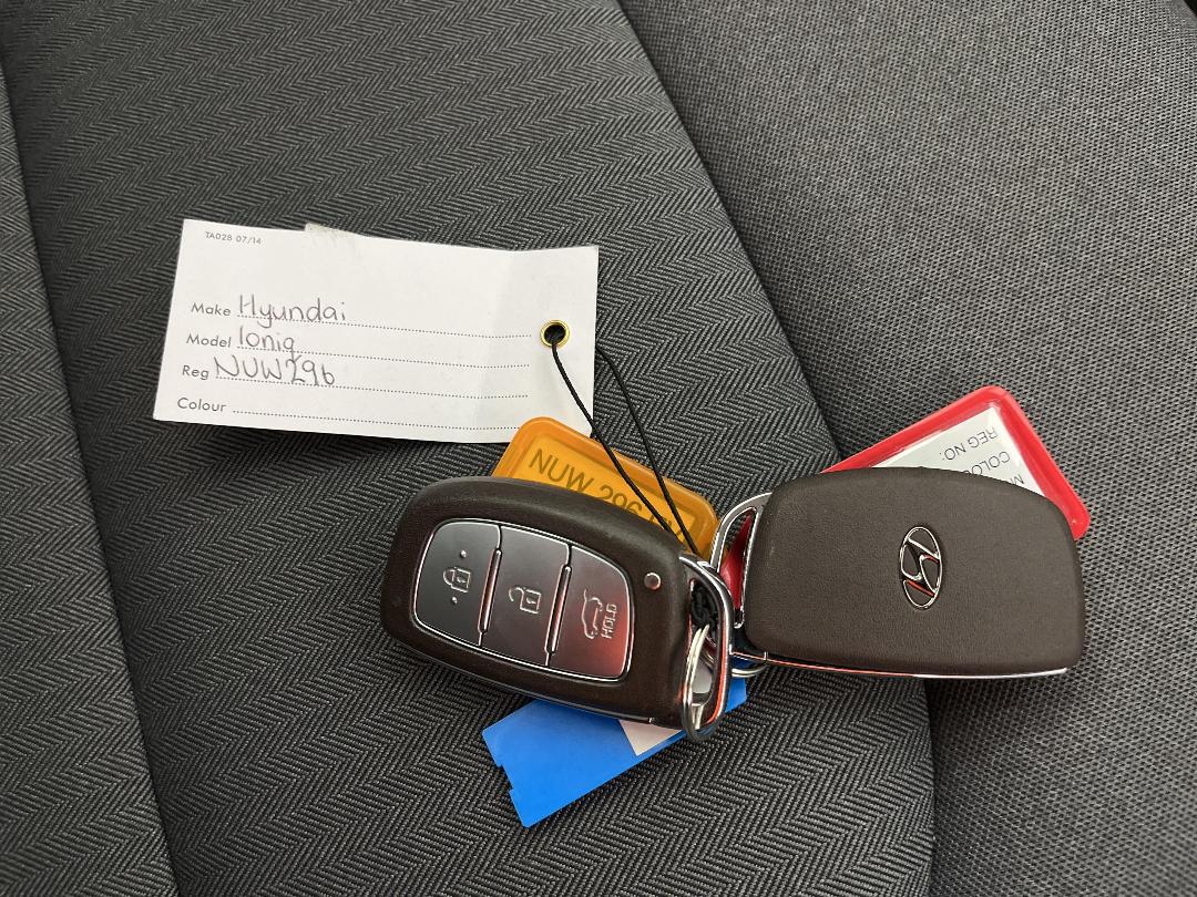 Photo '22' of Hyundai Ioniq Photo '22' of Hyundai Ioniq