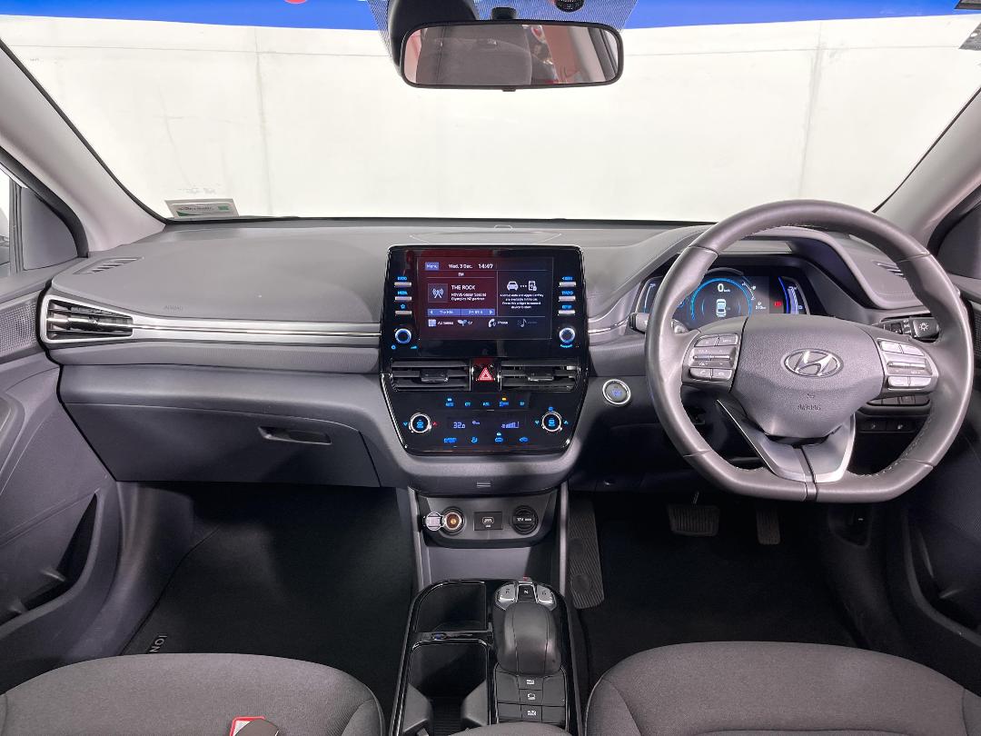 Photo '17' of Hyundai Ioniq Photo '17' of Hyundai Ioniq