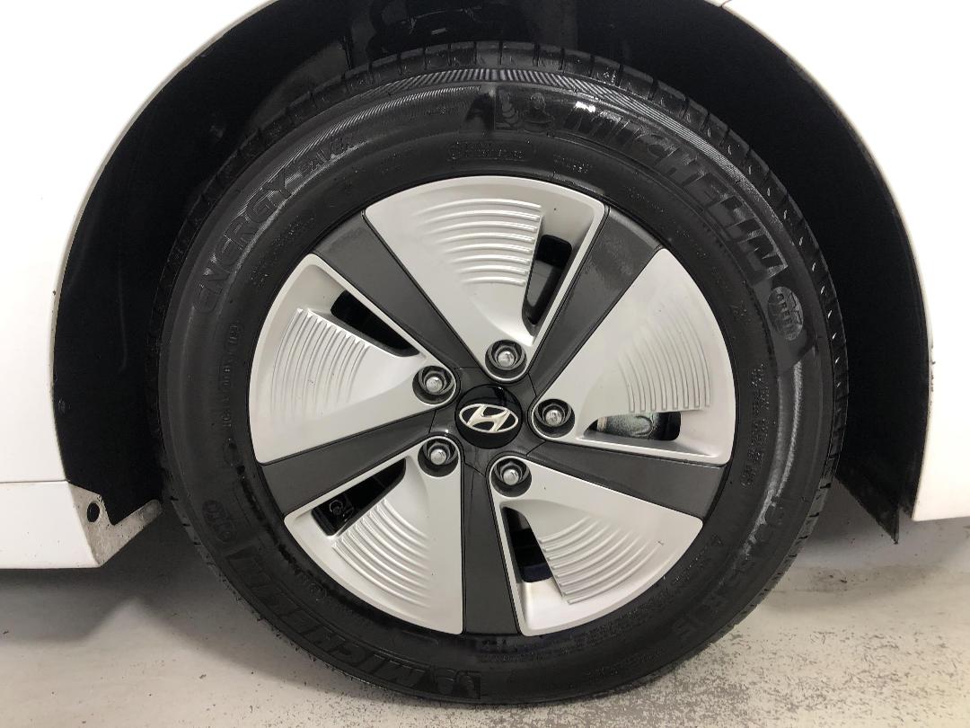 Photo '9' of Hyundai Ioniq