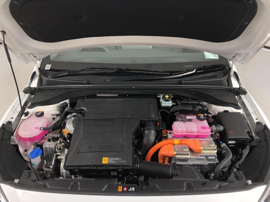 Photo '13' of Hyundai Ioniq