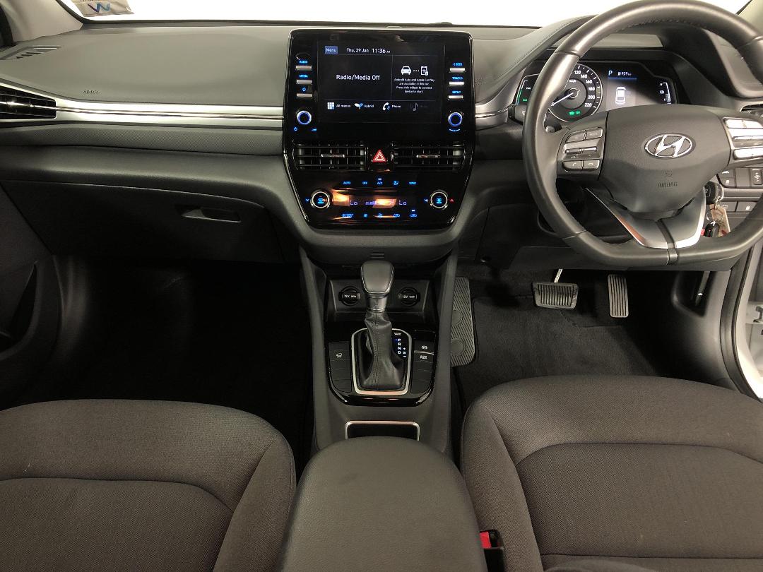 Photo '17' of Hyundai Ioniq